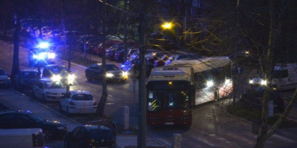 STRAŠNO! DOKTOR ZARAŽEN KORONOM ODBIO DA POĐE U KOVID BOLNICU, a onda  je u njegov stan STIGLA POLICIJA POD PUNOM OPREMOM!