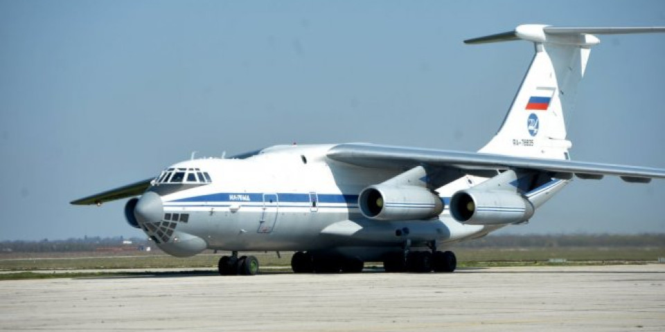 SPASIBA, BRAĆO! Tri ruska aviona sa medicinskom pomoći sletela na aerodrom u Batajnici! SUTRA SLEĆE JOŠ ŠEST!