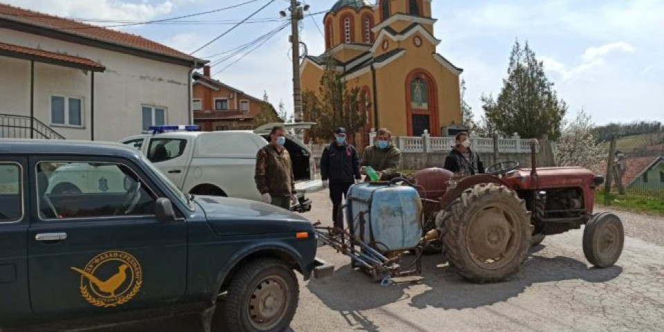 UJEDINJENI PROTIV KORONE! Sa više od 50 traktora krenuli su po selima u opštini Veliko Gradište, EVO ŠTA JE REZULTAT! (FOTO)
