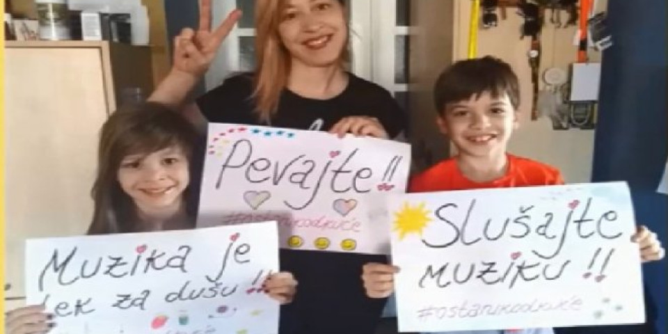 LEP GEST PROSVETNIH RADNIKA!  Učitelji iz Pančeva poslali zagrljaje učenicima (Video)
