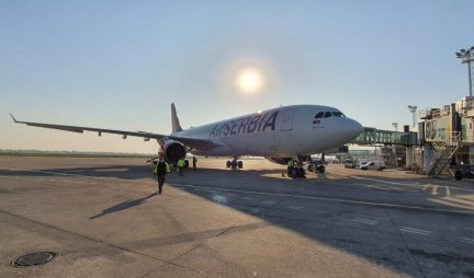 (VIDEO) NA BEOGRADSKI AERODROM SLETEO AVION A330 Iz Vašingtona dovezeno 236 srpskih državljana