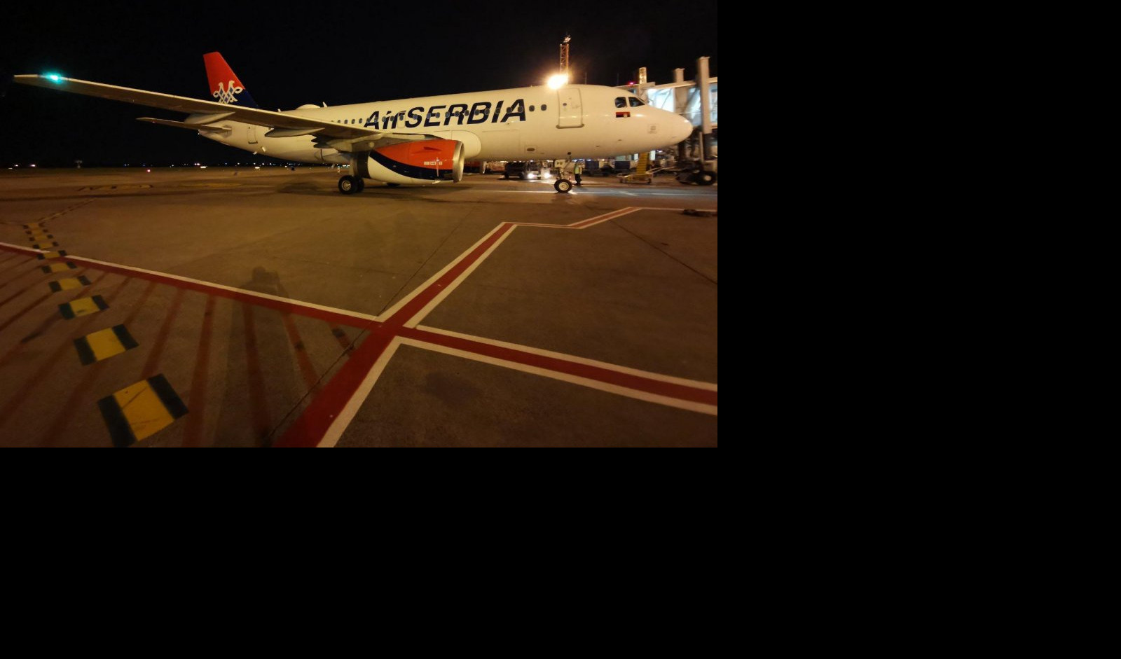 STIGLA POMOĆ IZ NEMAČKE! Avion Er Srbije stigao sa humanitarne misije!