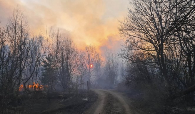 NOVA KATASTROFA IZ PRAVCA ČERNOBILJA! Kijev se guši u oblacima dima, tvrde da NEMA RADIJACIJE!