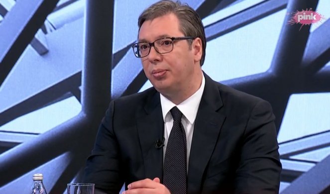 (FOTO) PREDSEDNIK VUČIĆ NA TV PINK: Skraćujemo policijski čas, OD UTORKA POČINJE U 18 ČASOVA, PENZIONERI ĆE IMATI TRI PUTA NEDELJNO PO POLA SATA ZA IZLAZAK!