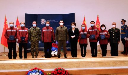 (FOTO) ZAVRŠILI SVOJU MISIJU U SRBIJI! Tri kineska lekara se vraćaju kući, DOALZE NJIHOVE KOLEGE! BORBA SE NASTAVLJA!