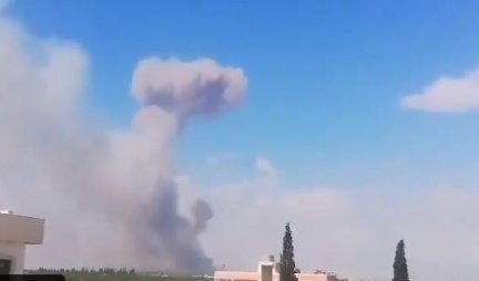 (VIDEO) IZRAELCI RAZNELI HEZBOLAHOVO SKLADIŠTE MUNICIJE U SIRIJI! Razorni raketni napad u Homsu, ima CIVILNIH ŽRTAVA!