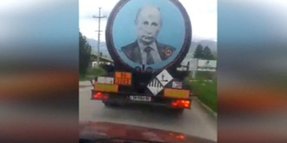 OFICIR ZA VEZU BEOGRADA I PRIŠTINE: Vozači kamiona sa slikama Putina i Vuka Karadžića pušteni posle saslušanja!