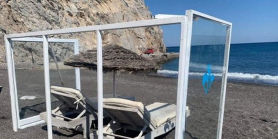 OVAKO NAM IZGLEDA BUDUĆNOST LETOVANJA?! Upravo je objavljena slika sa plaže u Grčkoj, i svi se gledaju u JEDAN DETALJ (FOTO)