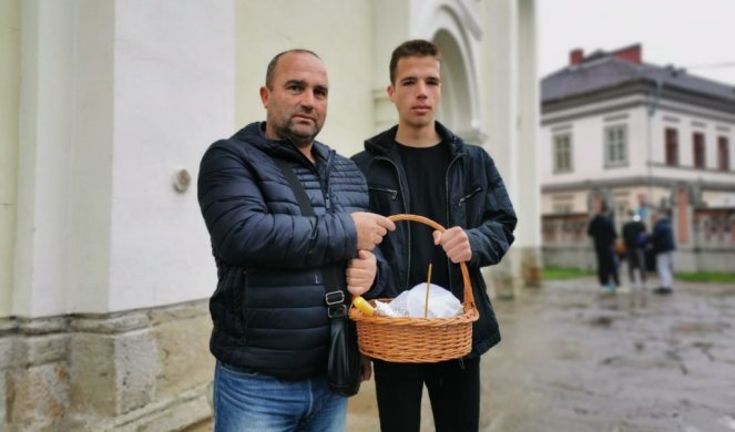 SRPSKA SLAVA JAČA OD KORONE! Neobičan Đurđevdan u čačanskoj crkvi - prvo dezinfekcija, pa lomljenje kolača!