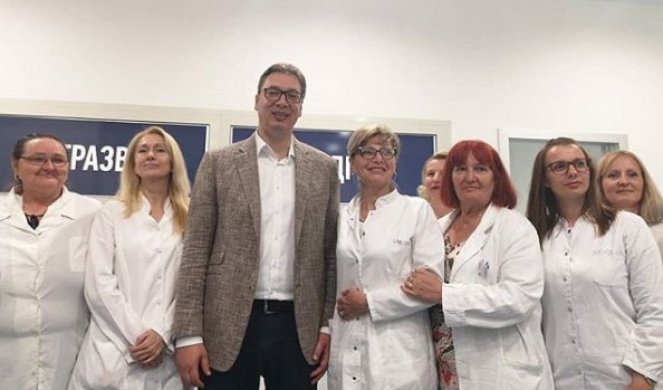 (VIDEO) BESKRAJNO SAM PONOSAN, HVALA VAM NA SVEMU! Vučić čestitao Međunarodni dan medicinskih sestara