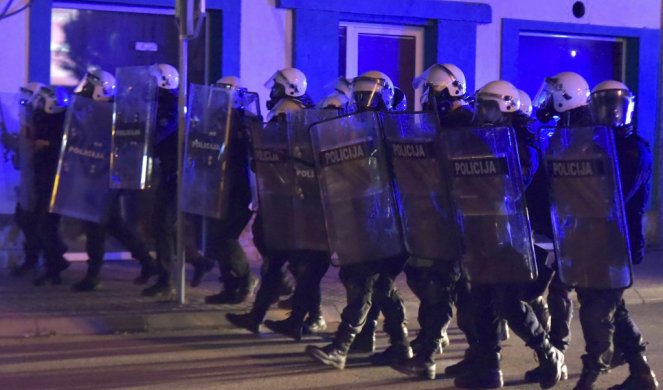 POLICIJA TERORISALA NAROD, TVRDE DA JE TO PO ZAKONU! Više desetina ljudi uhapšeno u Crnoj Gori