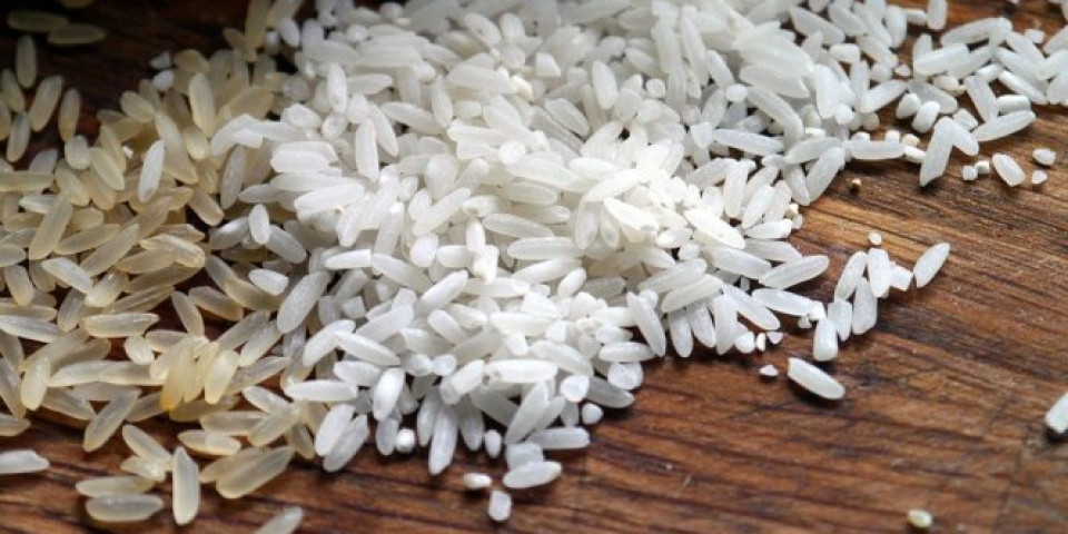 BOLOVI U LEĐIMA, VRATU I ZGLOBOVIMA NESTAJU! Narodni recept za čišćenje organizma pomoću pirinča