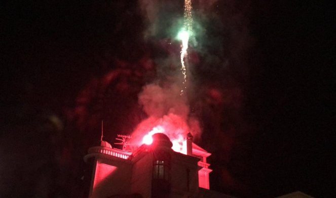 (FOTO) UHVAĆEN NA SLAVLJU KOD CECE! Poznati teniser pokušavao da se sakrije, na kraju mu nije uspelo!