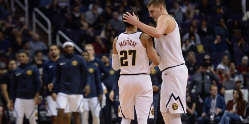 (VIDEO) LEBRON KAO BRZI VOZ! Jokić ODMARAO kad je bilo najvažnije!