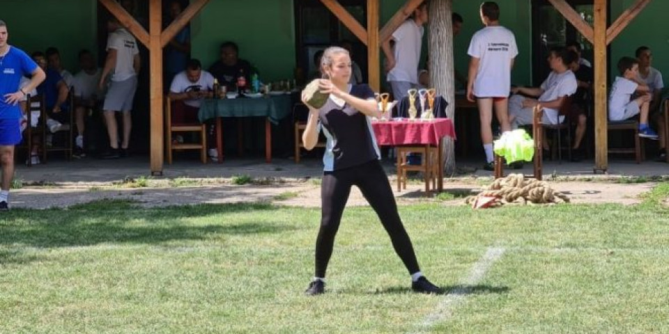 NEMA TOG SPORTA KAO ŠTO JE "KAMENA S RAMENA"! Održana Grmečijada u Žitištu (FOTO/VIDEO)