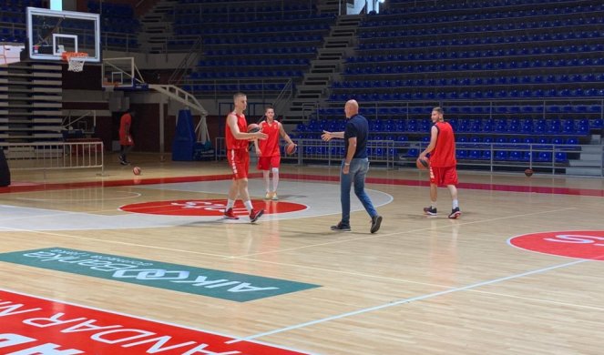 (VIDEO/FOTO) PRVI TRENING! Nema vremena za gubljenje, Obradović odmah ZASUKAO RUKAVE!