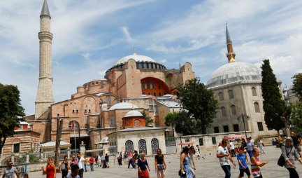 AJA SOFIJA POSTAJE DŽAMIJA! Čavušoglu otkrio turski plan za nekada najveću hrišćansku crkvu! (VIDEO)