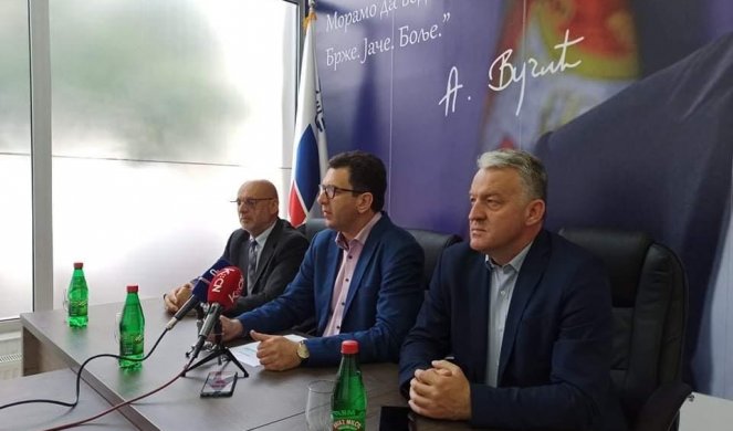 Milo Đukanović ne krije da ne želi Srbe u svojoj državi! Zgađeni smo njegovom izjavom u kojoj predsednika Vučića poredi sa Hitlerom!