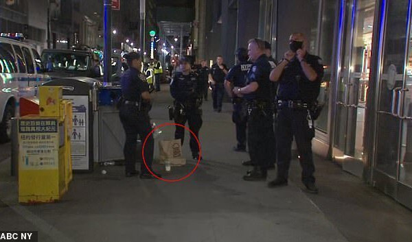 DRAMA U NJUJORKU! Policajcima u poznatom restoranu poslužili ŠEJK SA VARIKINOM, hitno su prevezeni u bolnicu! (VIDEO)