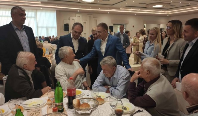 (FOTO) STEFANOVIĆ: Naš zadatak je da povećamo plate i penzije i da ljudi budu srećni u Srbiji!