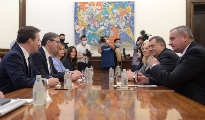 (FOTO/VIDEO) SRBIJA NEMA ŠTA DA BRINE DOK PREGOVORE VODI VUČIĆ, ALI NEĆE MU BITI LAKO! Predsednik Srbije se sastao sa Dodikom!