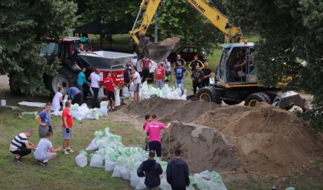 VANREDNA ODBRANA OD POPLAVA NA TAMIŠU, ZASEDAO KRIZNI ŠTAB! Reka raste 7 centimetara na svakih sat vremena, MEŠTANI U STRAHU