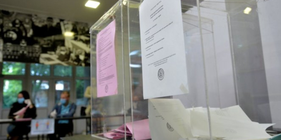 DANAS PONAVLJANJE IZBORA NA 234 BIRAČKA MESTA, pravo glasa ima 203.012 birača