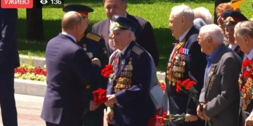 (VIDEO) PUTIN ODAO POČAST BORCIMA PALIM ZA SLOBODU! Predsednik Rusije se poklonio herojima!