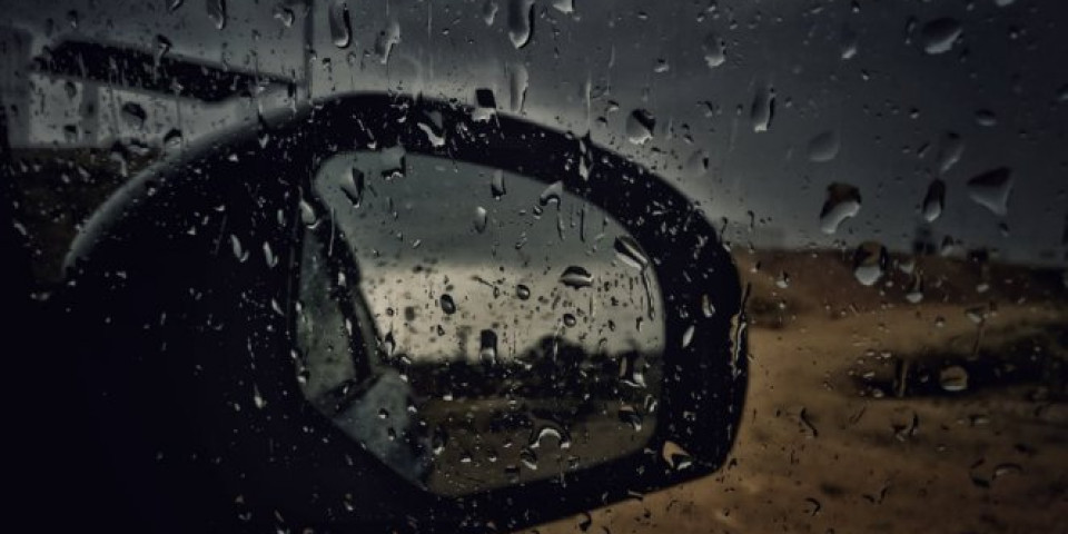 BUDITE OPREZNI! Otežani uslovi za vožnju, oprez zbog kiše i odrona