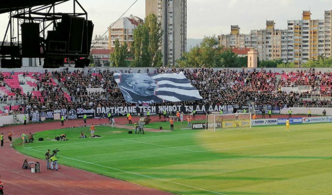 (VIDEO) ZAUVEK ĆE OSTATI U SRCU NAVIJAČA PARTIZANA! Grobari na fantastičan način odali počast legendarnom Miši Tumbasu!