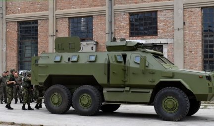 (VIDEO) RUSI ODLEPILI ZA SRPSKIM OKLOPNJAKOM M-20! Treba da naučimo od Srba kako se pravi jednostavan, pouzdan i jeftin, a brutalan oklopni transporter!