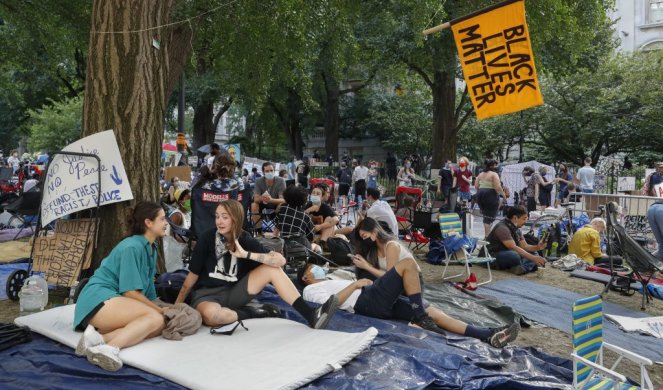 NOVI ZAHTEV DEMONSTRANATA U NJUJORKU! Traže da smanji budžet gradske policije!