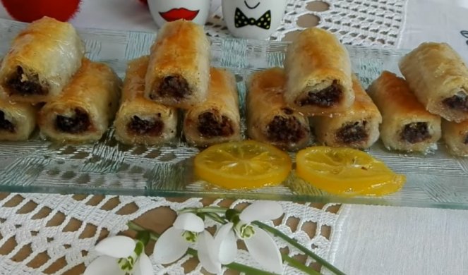 IMA LI ŠTA UKUSNIJE OD BAKLAVA SA ORASIMA, KEKSOM I ČOKOLADOM? Prste da poližeš koliko je ukusno!