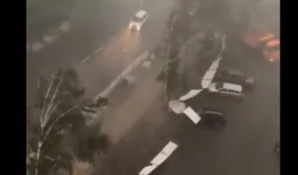 (VIDEO) JAKO NEVREME OPUSTOŠILO MOSKVU: Oluja rušila drveće, potopljene ulice, uništeni automobili!