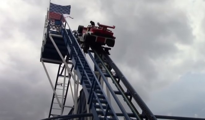 FRANCUSKINJA PALA SA ROLERKOSTERA, POGINULA NA LICU MESTA! Užasna nesreća u zabavnom parku (VIDEO)