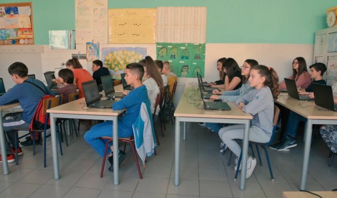 Još 20 računarskih kabineta za osnovce širom Srbije