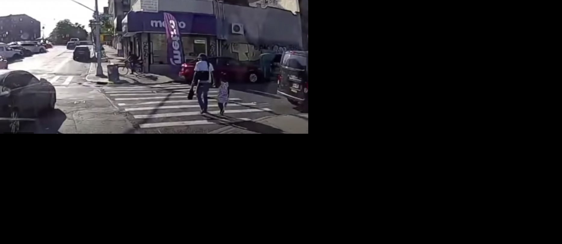 BRUTALNO UBISTVO U AMERICI! Oca ubili dok je prelazio ulicu sa ćerkom (4)! Auto stao pored njih, a onda se čuo pucanj! (VIDEO)