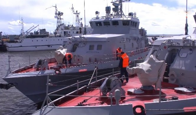 RUSKA DEMONSTRACIJE SILE! Izvršena proba vojno-pomorske parade u Finskom zalivu (VIDEO)