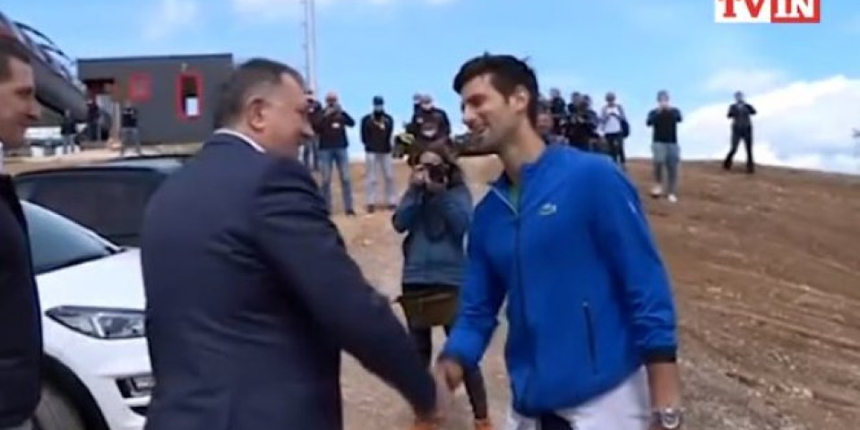 "NJUJORK TAJMS" NAPAO NOVAKA! Srpski teniser ponovo na meti zapadnih medija jer se druži sa Miloradom Dodikom!