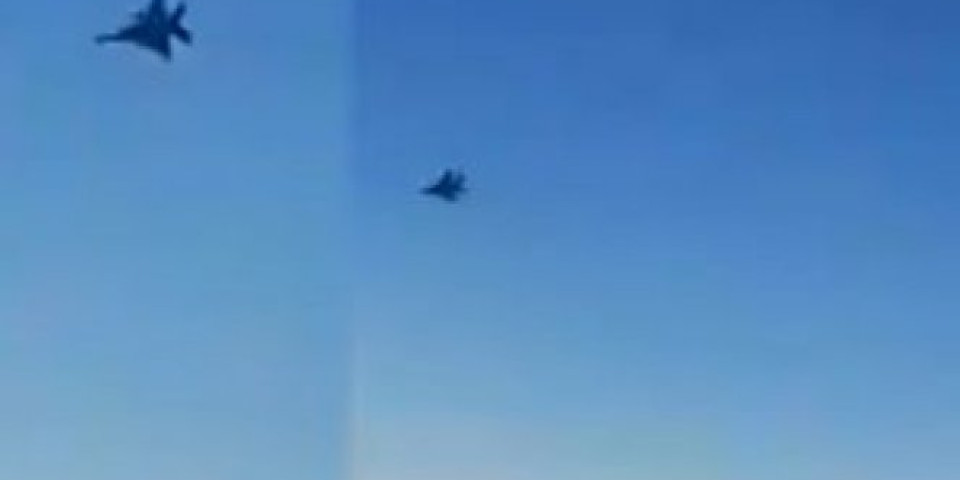 (VIDEO) DRAMA U VAZDUHU! Opasan manevar izraelskog borbenog aviona u susretu sa PUTNIČKIM IZ IRANA!