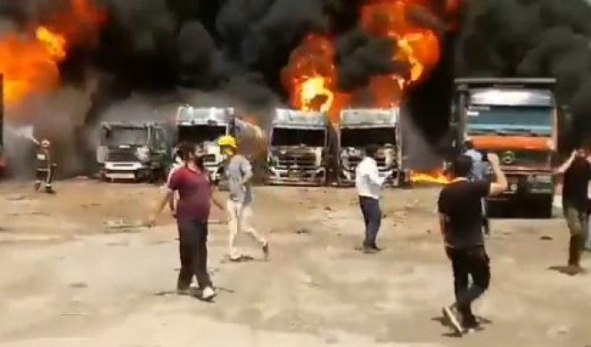 NOVA EKSPLOZIJA NA STRATEŠKOM MESTU U IRANU! Vatrogasci se bore sa vatrenom stihijom, čitava oblast prekrivena crnim dimom! (VIDEO)