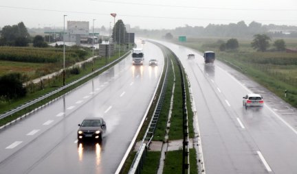 AMSS: Slaba kiša uslovljavaće mestimično vlažne kolovoze!