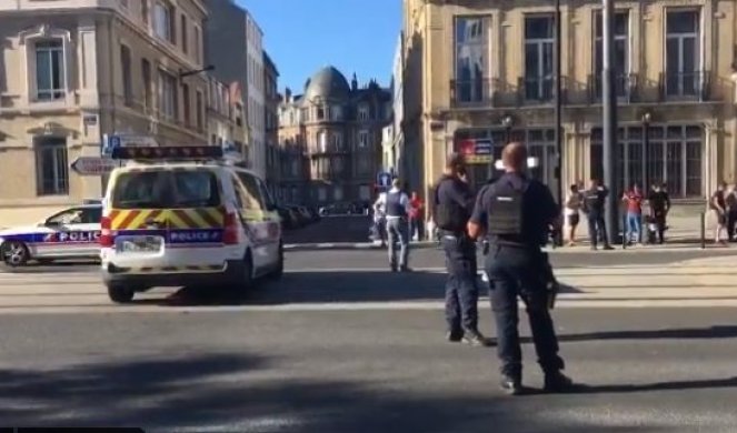 NAORUŽANI NAPADAČ DRŽI TAOCE U BANCI! Drama u Francuskoj, posebne zahteve saopštio samo policiji! (VIDEO)