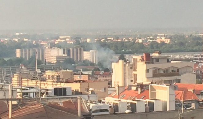 (FOTO) VELIKI POŽAR NA DORĆOLU! Kulja dim, vatrogasci hitno izašli na teren!