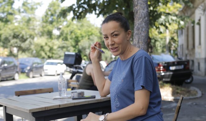 PRVA ROMANINA SLIKA NAKON DEPORTOVANJA - BEOGRAD MOJ, sebi me vrati! Ovako pevačica sada IZGLEDA i evo šta je prvo URADILA! (FOTO)