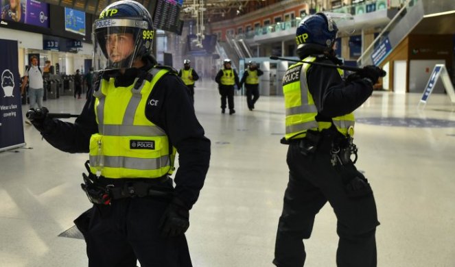POBUNA MIGRANATA KOD LONDONA! Oko 100 ljudi naoružanih noževima izazvalo incident, intervenisala policija!
