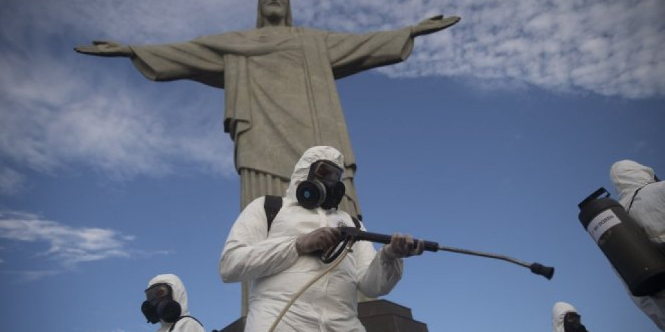(FOTO) ISUS HRIST U KARANTINU ZBOG KORONAVIRUSA! Brazilci zatvorili turističku atrakciju zbog dezinfekcije!