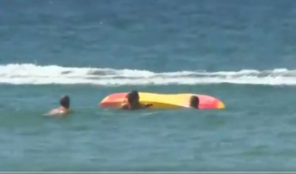 PREDSEDNIK HEROJ! Skočio u more da spase dve žene (VIDEO)