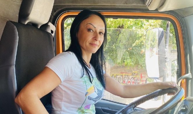 JELENA VOZI ĐUBRETARCA KAO ZMAJ! Gradska čistoća ima prvu ženu vozača kamiona!
