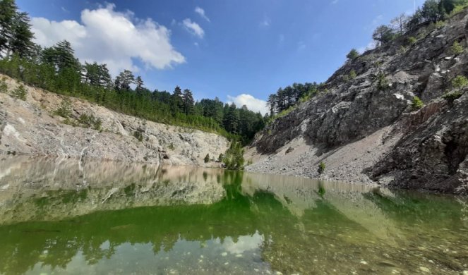 TAVNIČKO JEZERO JE SKRIVENI BISER PRIRODE I PRAVA OAZA ZA PREDAH! Jedini problem je NEODGOVORNO PONAŠANJE POJEDINIH IZLETNIKA KOJI OSTAVLJUJU SMEĆE ZA SOBOM!